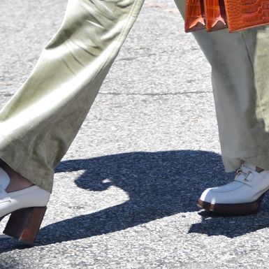 Sharon Stone u ležernom odijelu i cipelama na debelu petu - 4