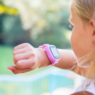 Danas je djecu moguće pratiti preko raznih pametnih uređaja