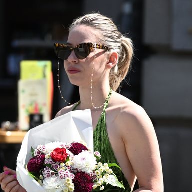 Ljepotica iz Zagreba u baršunastoj haljini