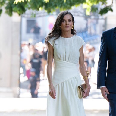 Kraljica Letizia nosila je bijelu lanenu haljinu
