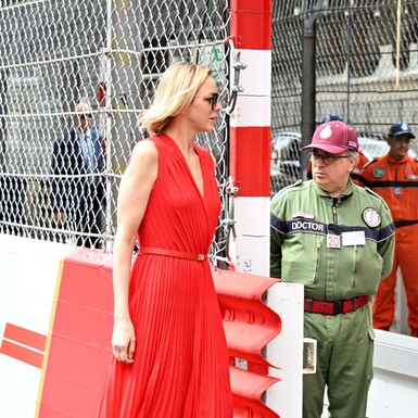 Princeza Charlene u crvenoj haljini