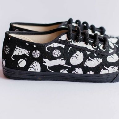 Sugar Ants oslikao tenisice Startas koje pozivaju na udomljavanje životinja - 1