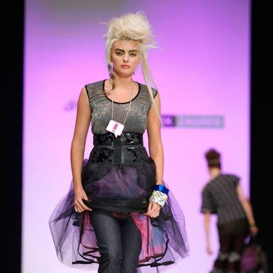 Ella Dvornik na reviji Zorana Aragovića i njegova brenda BiteMyStyle