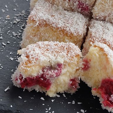 Bijeli čupavci s malinama prema receptu Dine Đekić