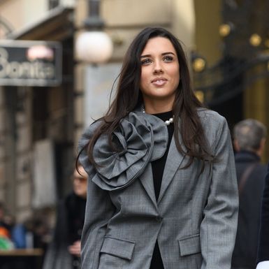 Zagrebačko street style izdanje u sjajnom sakou i gležnjačama