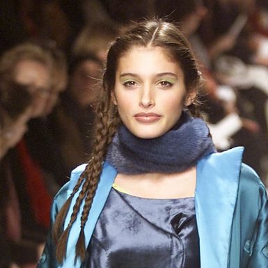 Korina Longin na reviji kineske dizajnerice i kostimografkinje Han Feng