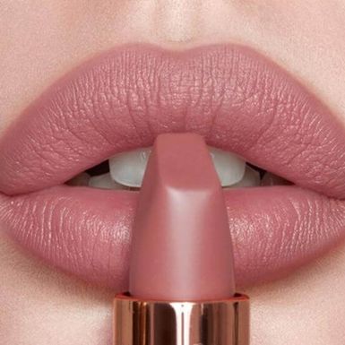 Nijansa Pillow Talk Charlotte Tilbury pristaje svim putima