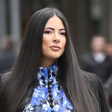 Ljepotica iz Zagreba u efektnoj haljini cvjetnog uzorka