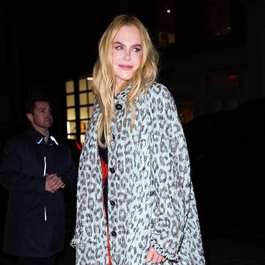 Nicole Kidman u cipelama s ukrasom na potpetici i kaputu leopard uzorka - 2