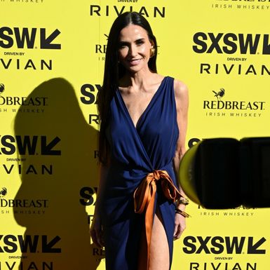 Demi Moore u Saint Laurent haljini 2026. - 1