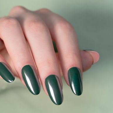 Zelene manikure izgledaju divno