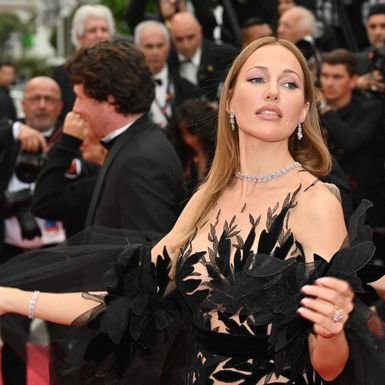 Meryem Uzerli na crvenom tepihu u Cannesu