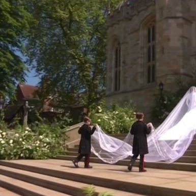 Meghan Markle u Givenchy vjenčanici