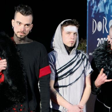 Baby Lasagna s članovima grupe Manntra 2019. na Dori