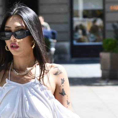 Zagrebačka street stylerica nosi crop top golih ramena