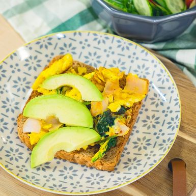 Izbor nutricionistice: Bogat doručak ili ručak za stabilnu energiju i dobar fokus bilo da radite ili učite