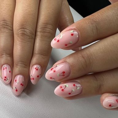 Nokti s motivom trešnje