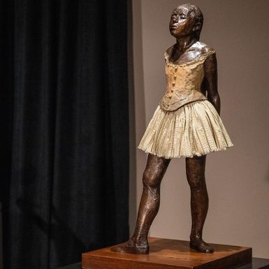 Mala četrnaestogodišnja plesačica