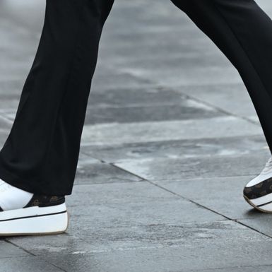 Ulična moda Zagreb u tenisicama s platformom - 3