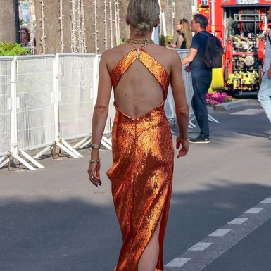 Caro Daur u papučama u Cannesu