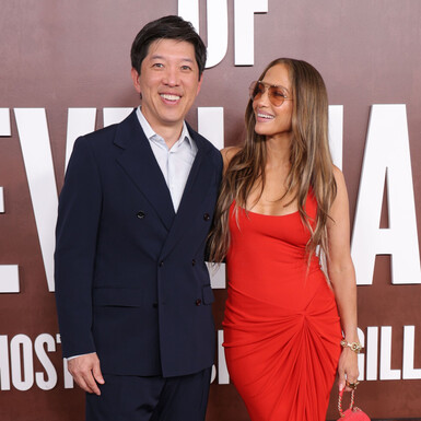 Jennifer Lopez u haljini dizajnera Michaela Costella na festivalu Netflix Is A Joke, 'The Roast of Kevin Hart' - 3