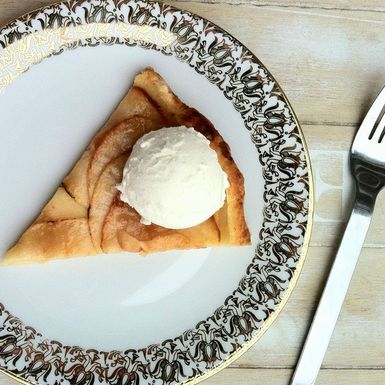 Fina tanka pita od jabuka