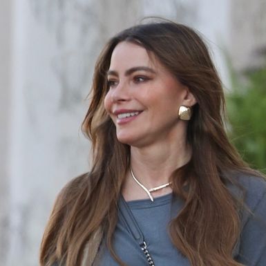 Sofia Vergra nosi Sketchers tenisice - 5