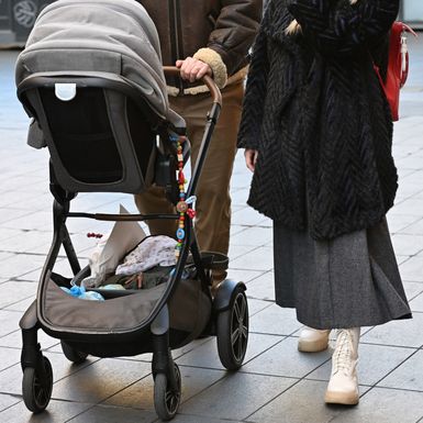Miriam i Matija Cvek s kćerkicom Lotom na zagrebačkoj špici - 4