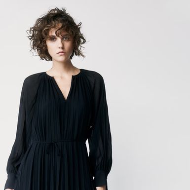H&M haljina, snižena cijena 40 eura (cijena prije sniženja 49,99 eura)