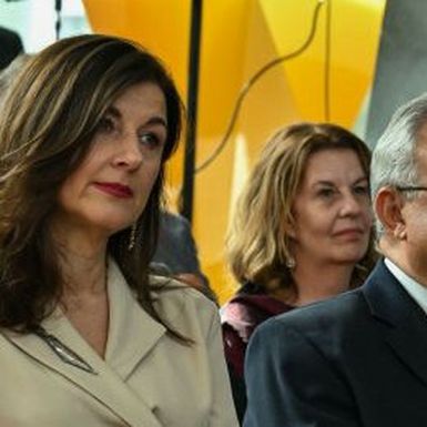 Sanja Musić Milanović u bež kompletu i cipelama od brušene kože - 4