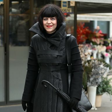 Mirela Holy u kaput-haljini na zagrebačkoj špici 2025. - 2