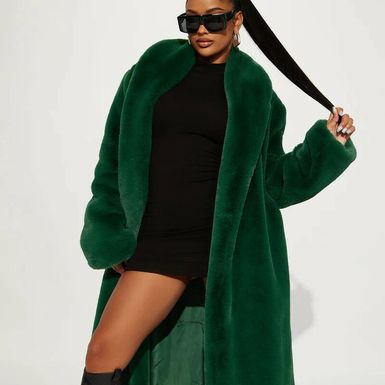 Fashion Nova kaput, 42,50 eura