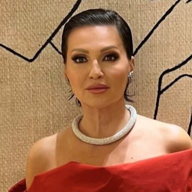 Nina Badrić u sjajnom crvenom izdanju