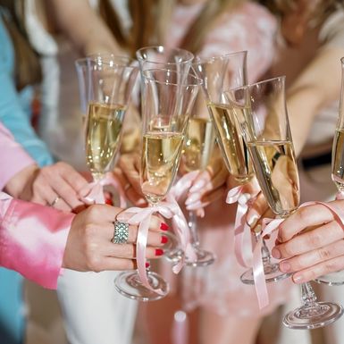 Kako je moguće biti pozvan na djevojačku, ali ne i na vjenčanje?