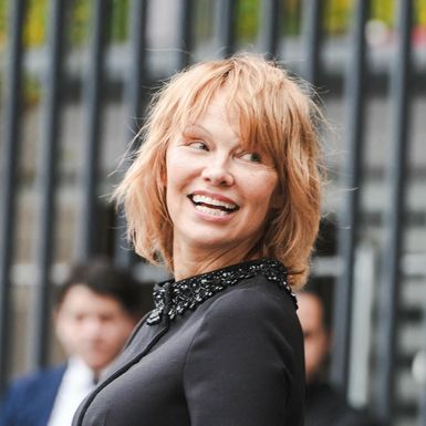 Shaggy bob nosi i Pamela Anderson