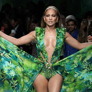 Jennifer Lopez u replici slavne haljine iz 2000. godine