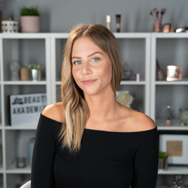 Kako urediti obrve i namjestiti umjetne trepavice