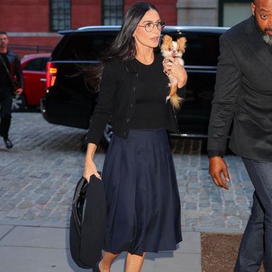 Demi Moore u midi suknji