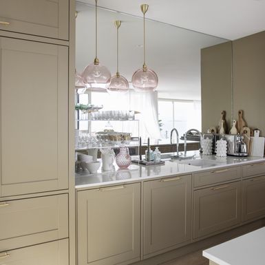 Vrlo elegantan stan uređen u pješčanim tonovima - 9