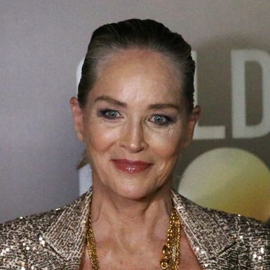 Sharon Stone u platformama i odijelu - 4