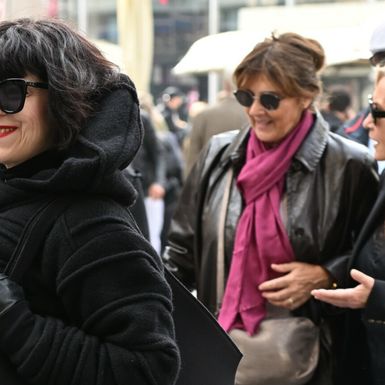 Mirela Holy u kratkoj jakni brenda Demobaza na zagrebačkoj špici 2025. - 2