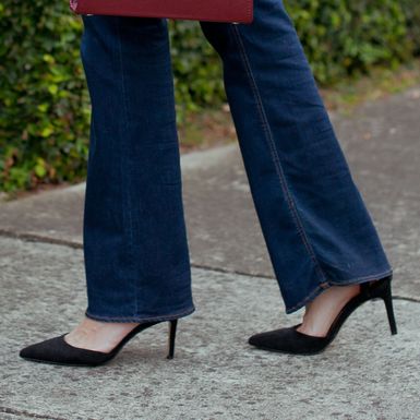 Crne cipele s visokom potpeticom nikad ne izlaze iz mode