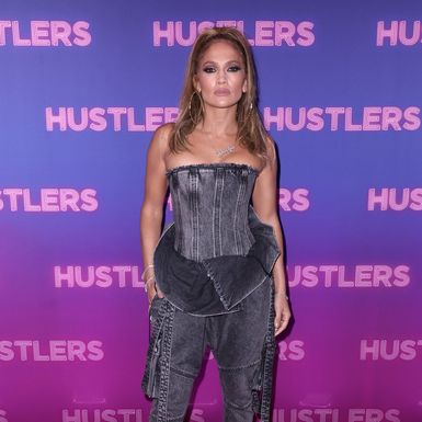 Latino diva u trapericama i korzetu modne kuće Balmain