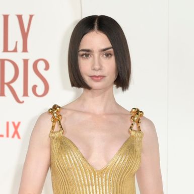 Lily Colins u zlatnoj haljini u Rimu