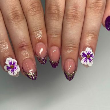 Nokti s uzorkom orhideje