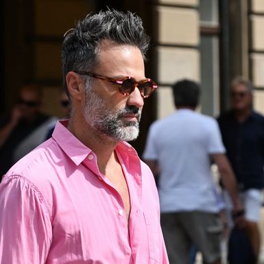 Markantan gospodin sa zagrebačke špice u ružičastoj košulji