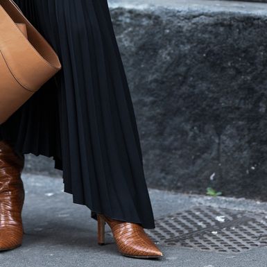 Duge haljine savršeno se slažu s čizmama