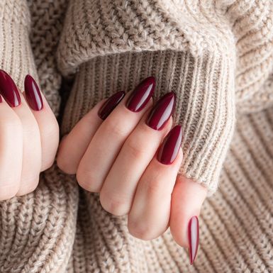 Neke boje lakova za nokte mogu pomladiti izgled ruku