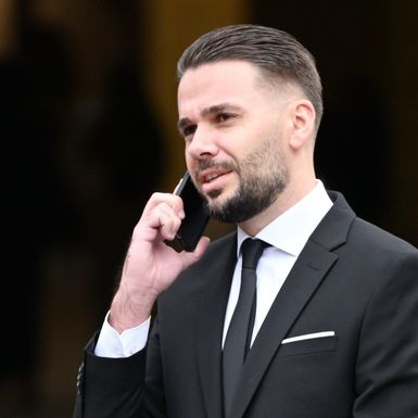 Klasično odijelo u street style izdanju sa zagrebačke špice