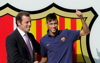 Sandro Rosell i Neymar (Foto: AFP)